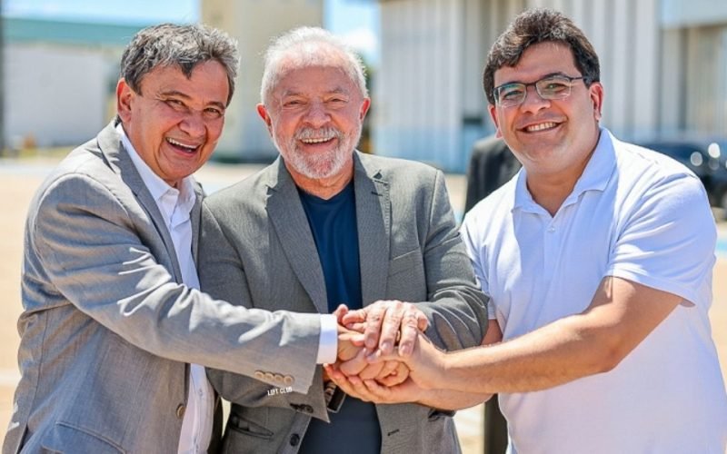Wellington Dias (ministro do Desenvolvimento Social), Lula (presidente da República) e Rafael Fonteles (governador do Piauí e candidato à reeleição)