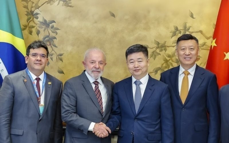 GOVERNADOR DO PIAUÍ, RAFAEL FONTELES, PRESIDENTE LULA E COMITIVA CHINESA