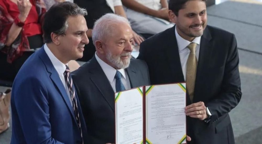 Governo quer começar a pagar bolsa ensino médio em março, diz ministro