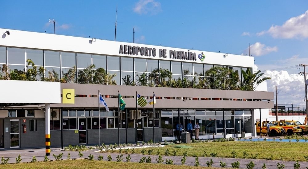 20AGO25-PI-GOVERNO-AEROPORTO-TURISMO