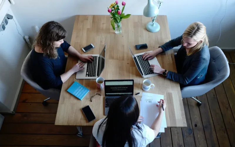 20mar24-D-mulheres-escolarizadas-21-por-cento