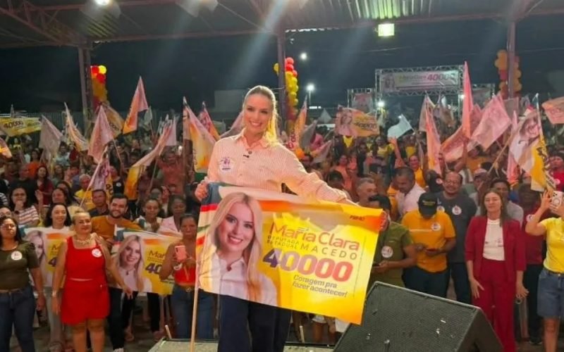 Maria Clara Macedo reúne multidão em lançamento de campanha